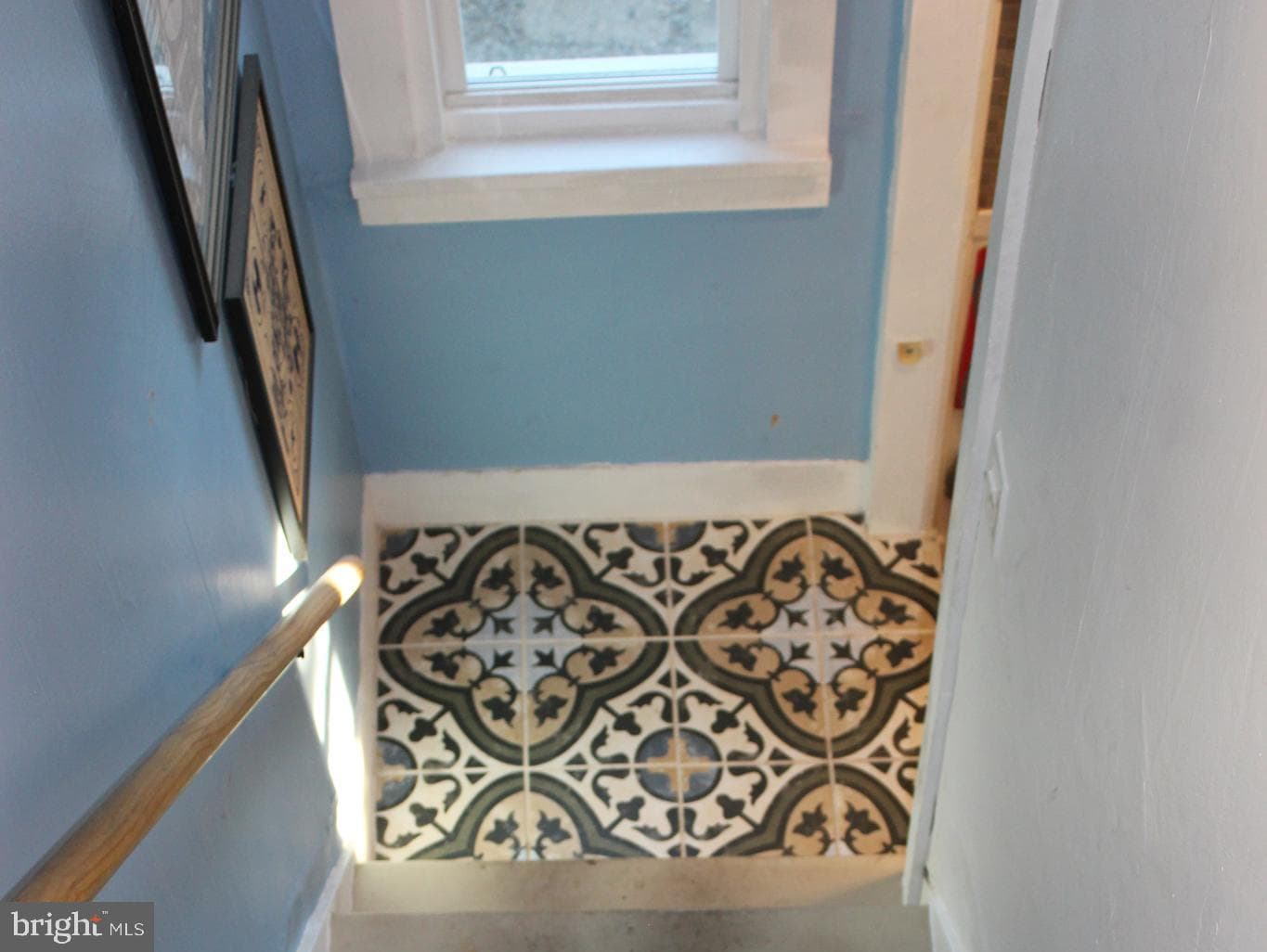 2 E Grand Avenue photo 49