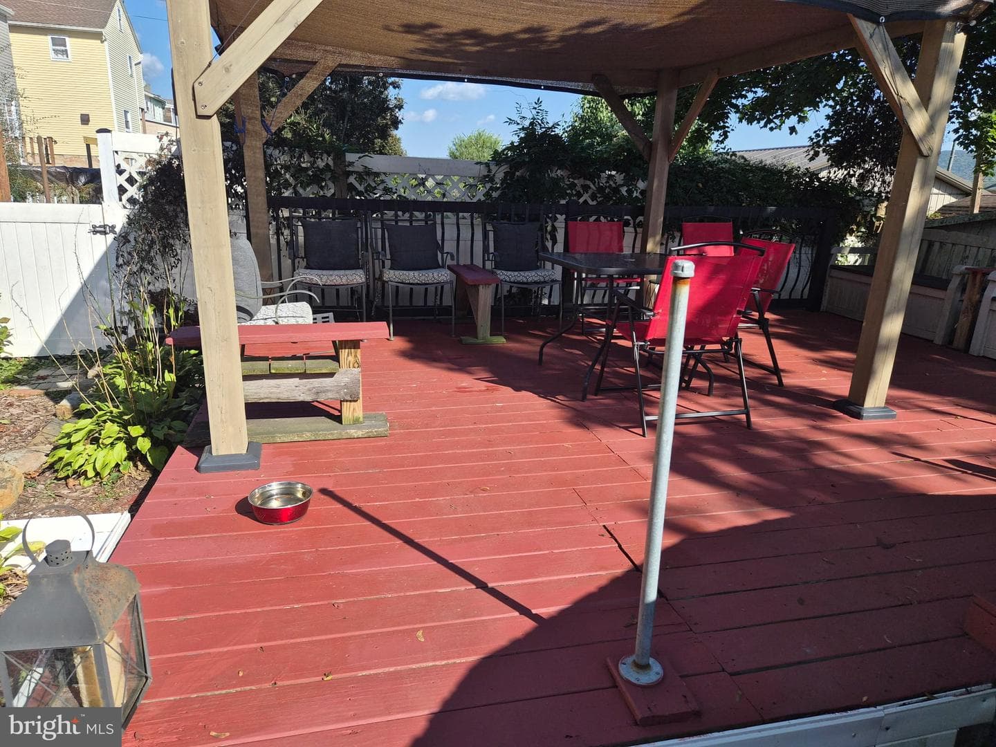 2 E Grand Avenue photo 63