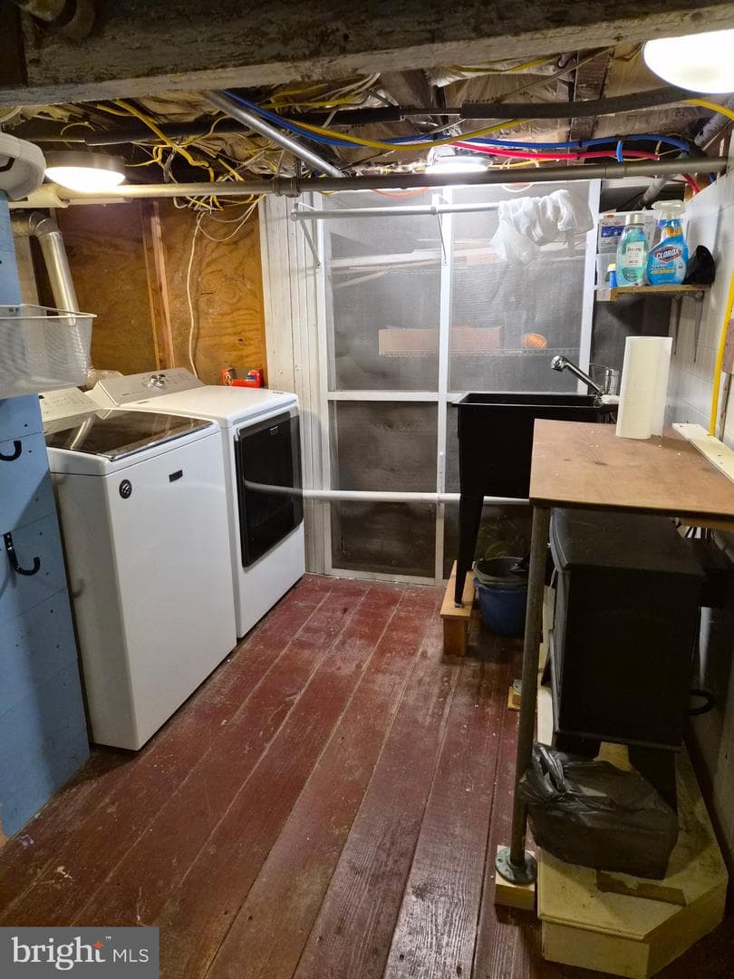 2 E Grand Avenue photo 65