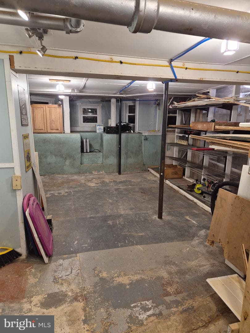 2 E Grand Avenue photo 68