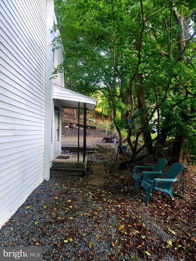 1407 E Norwegian Street photo 2