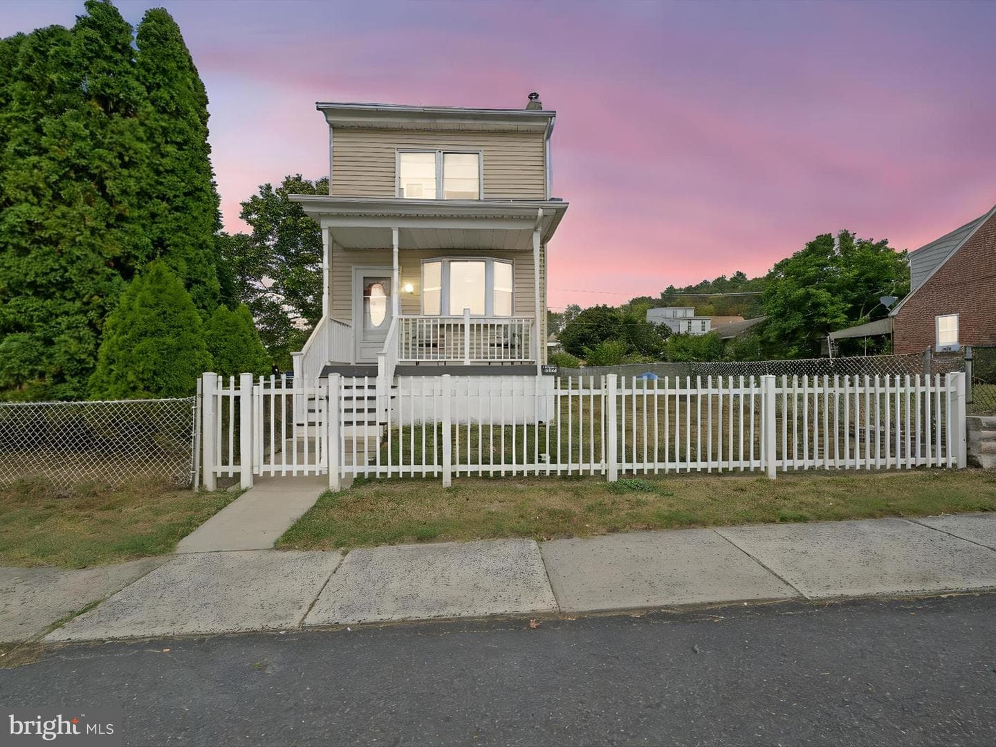 305 Beechwood Avenue photo 1
