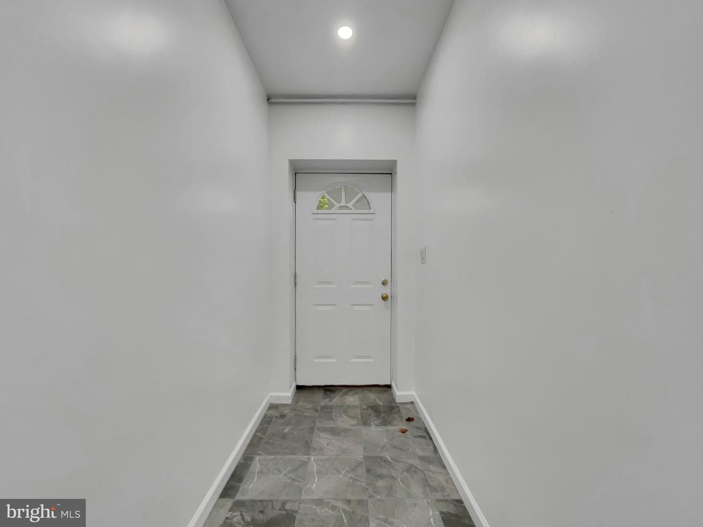 1560 Bunting Street photo 2