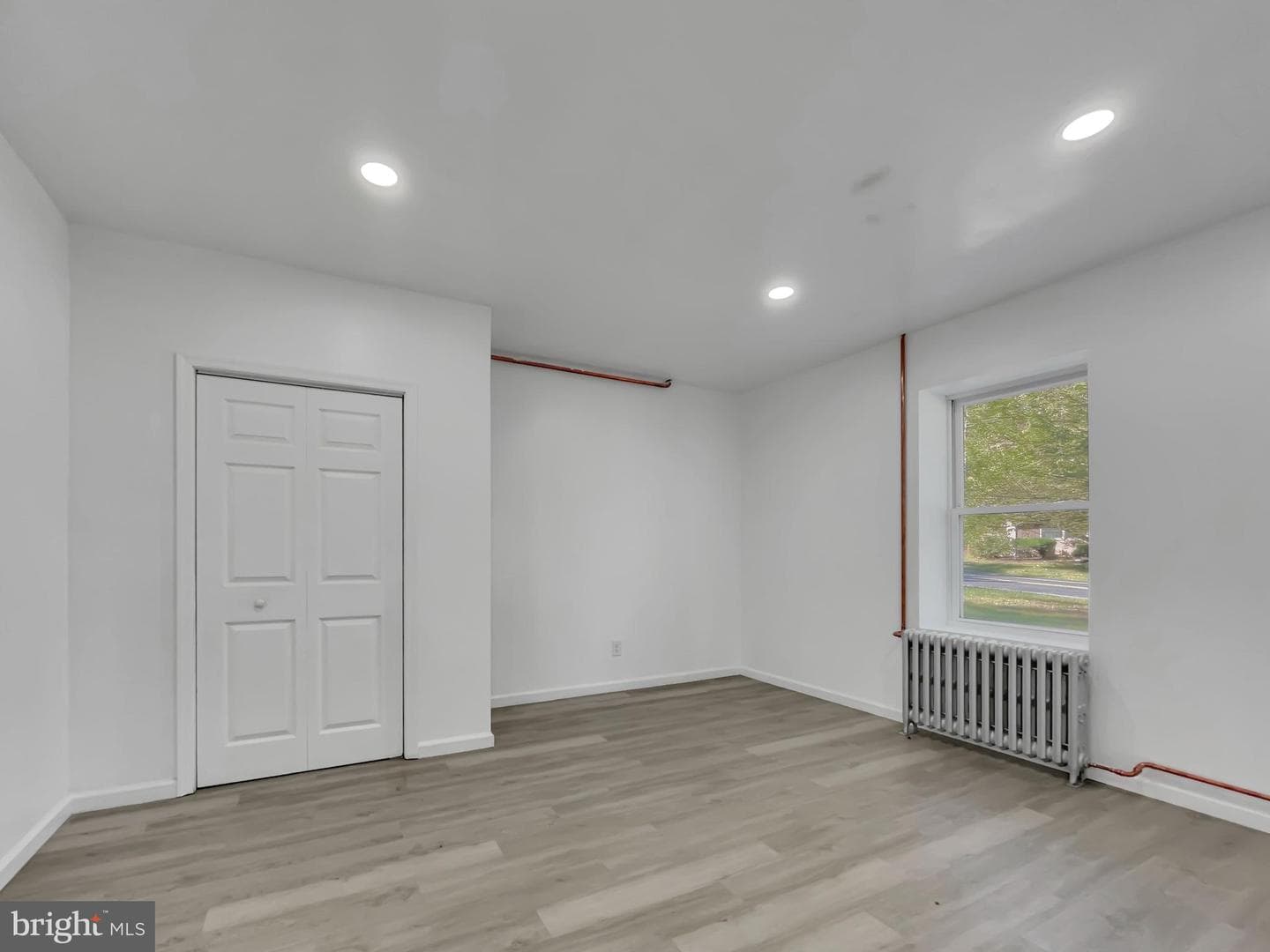 1560 Bunting Street photo 7