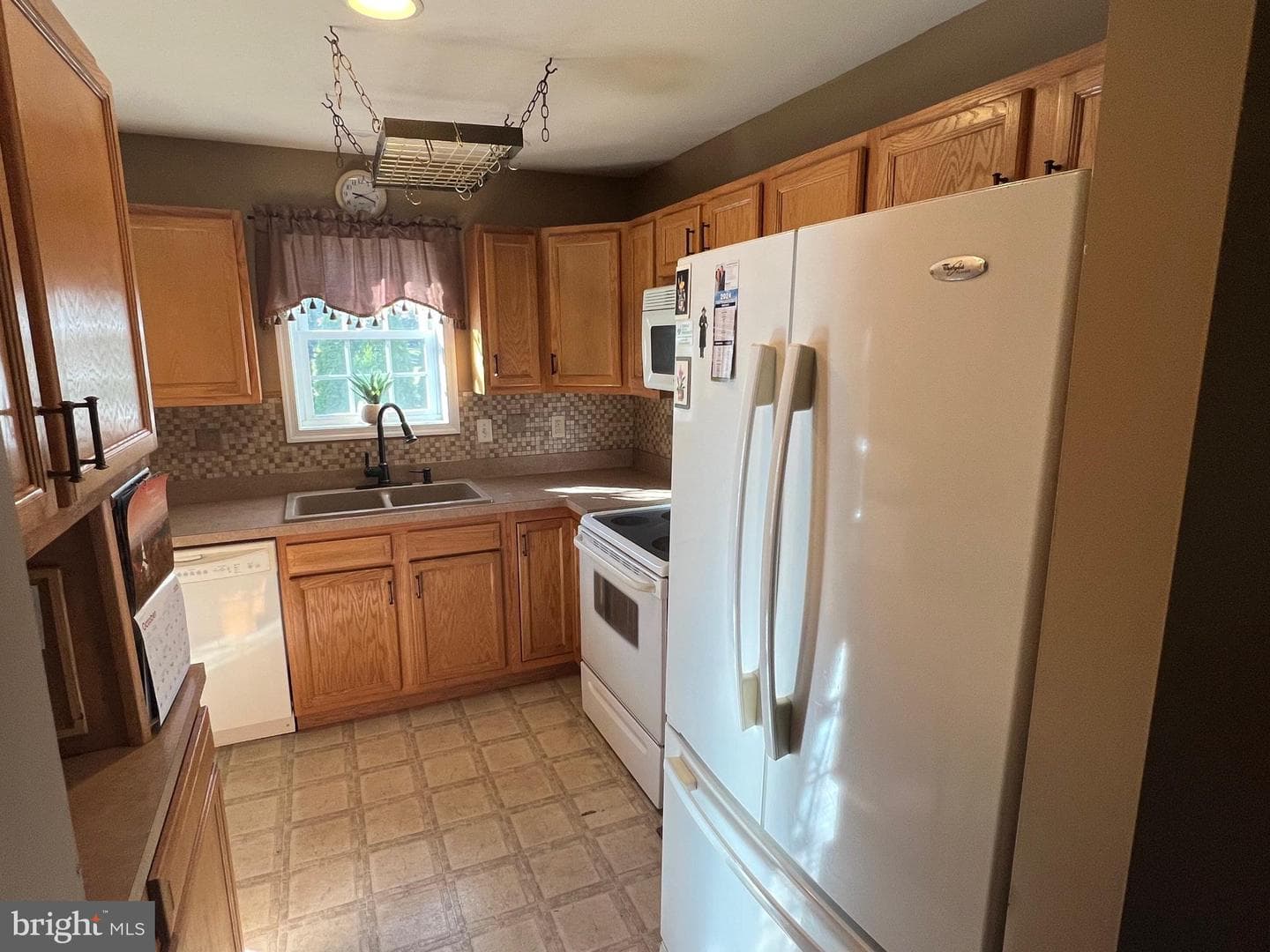 1371 Teepee Drive photo 6