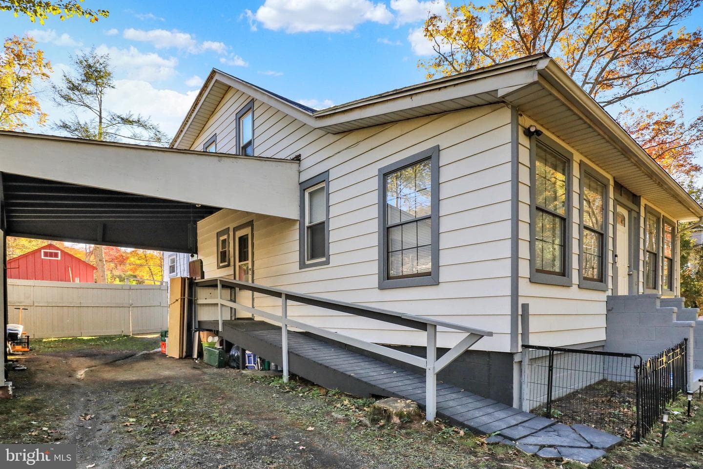 336 Lake Front Drive photo 4