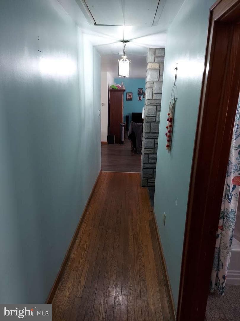 630 S Hoffman Boulevard photo 10