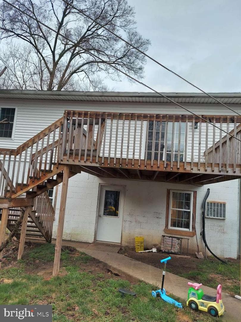 630 S Hoffman Boulevard photo 13