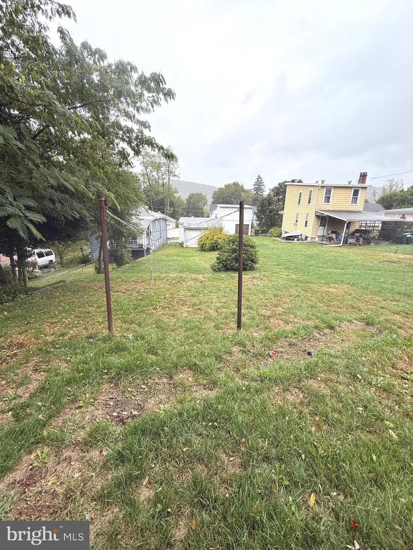 446 Biddle Street photo 8