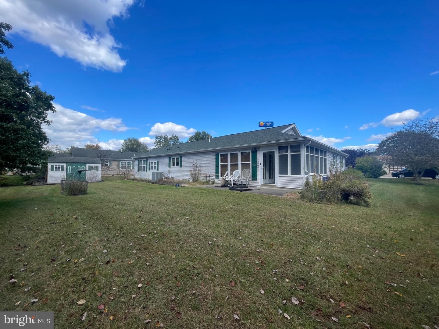 848 Trestle Court photo 3