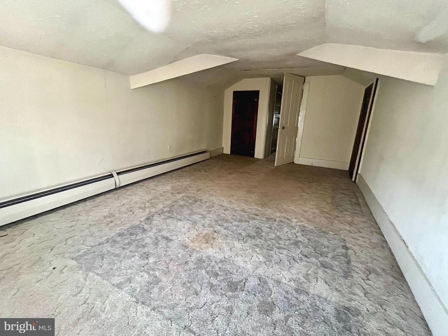 1528 E Grand Avenue photo 25