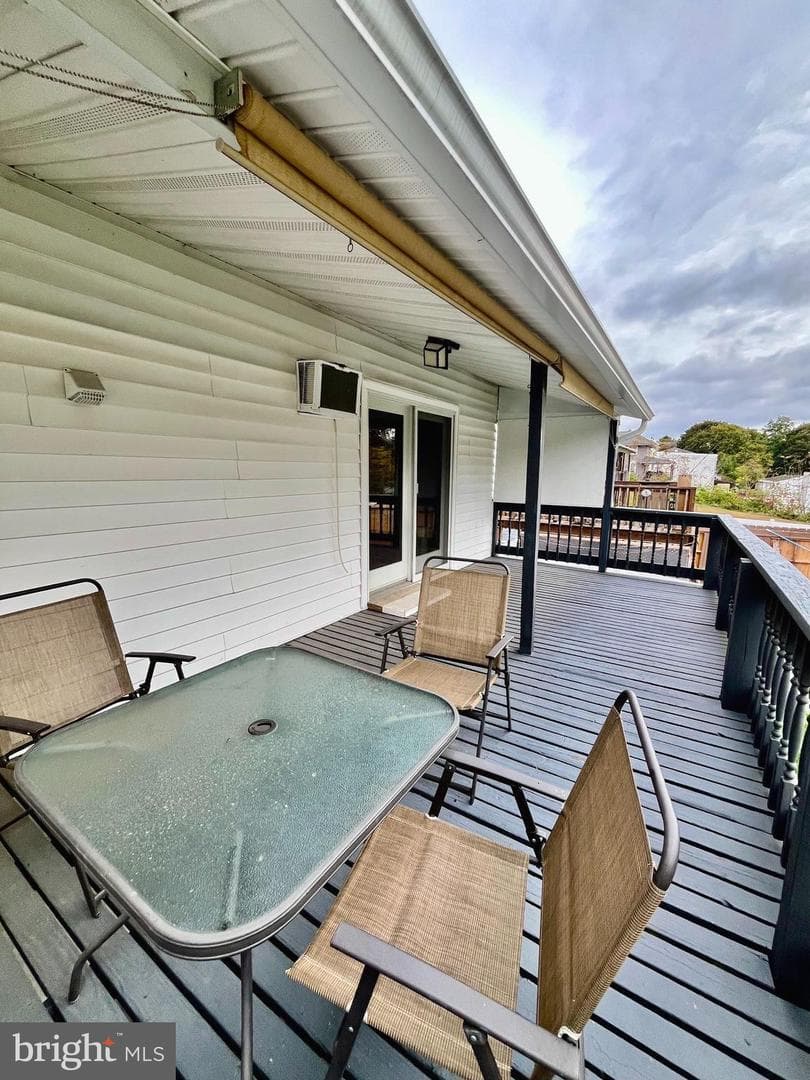 1528 E Grand Avenue photo 44