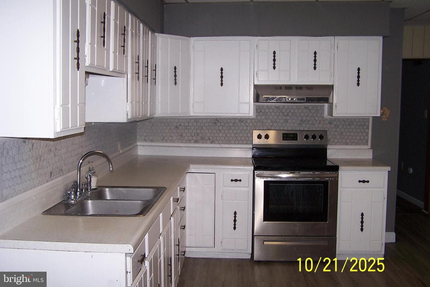 143 N Pine Street photo 6