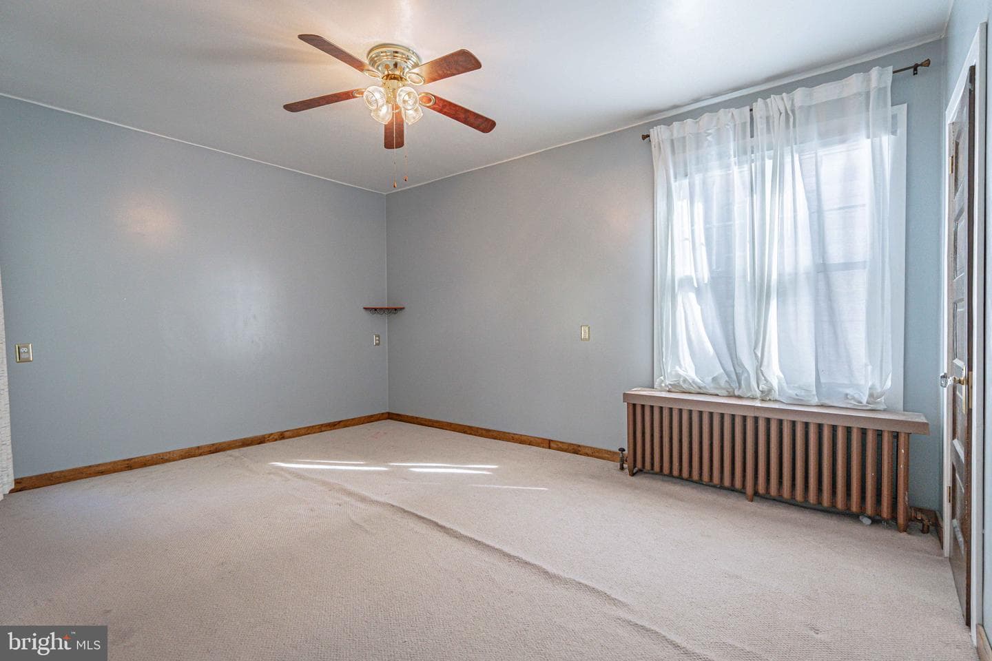 451 E Broad Street photo 30