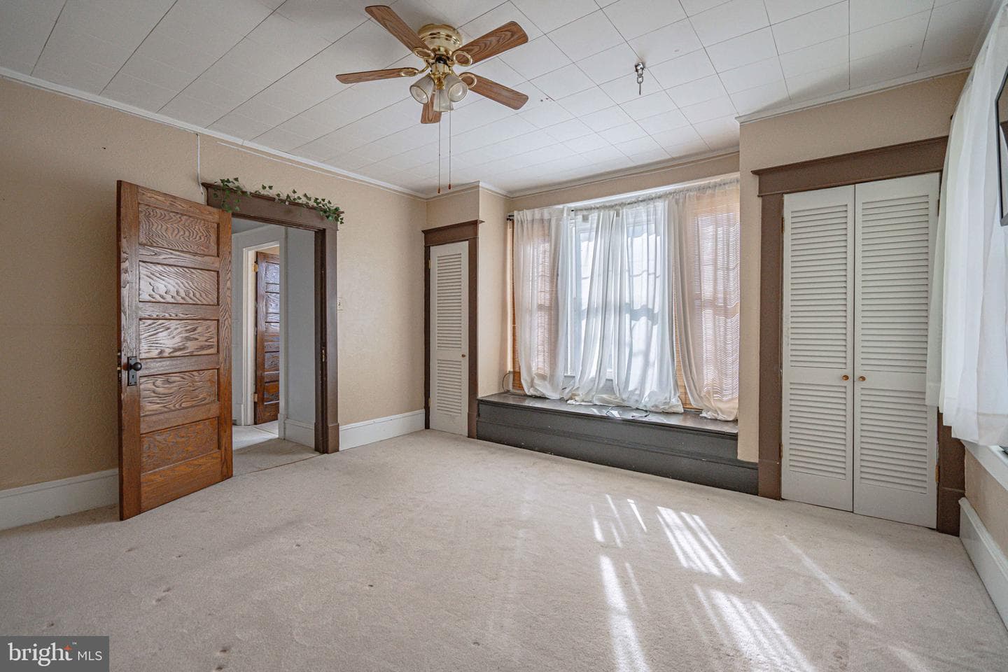 451 E Broad Street photo 38