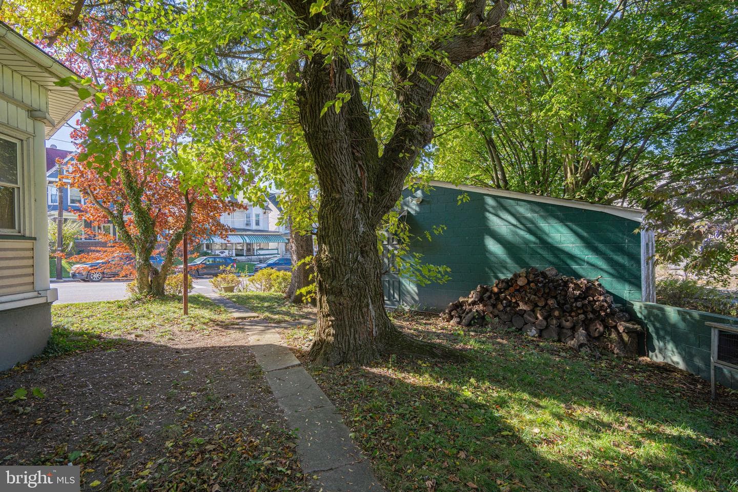 451 E Broad Street photo 64