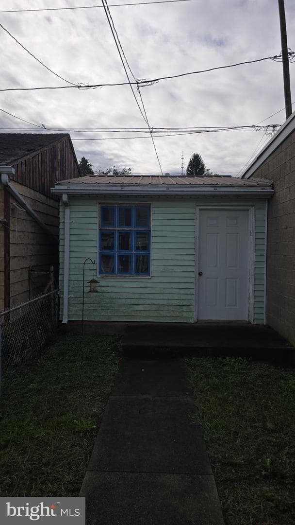 2134 Centre Street photo 25
