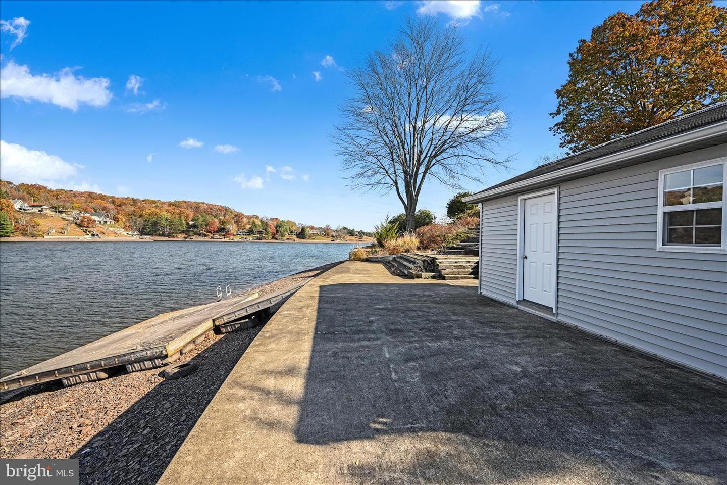 831 Cayuga Cove photo 38