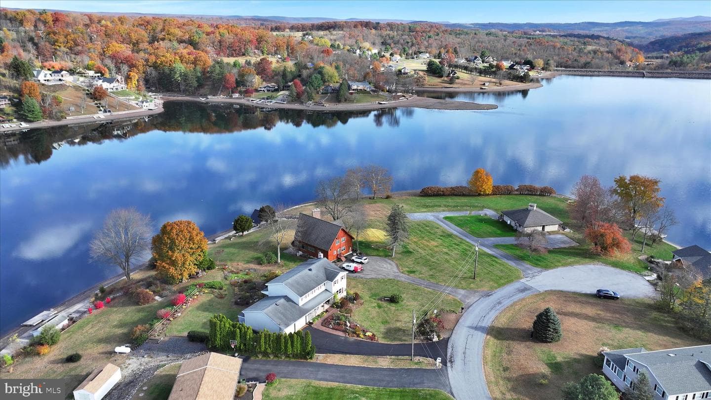 831 Cayuga Cove photo 4