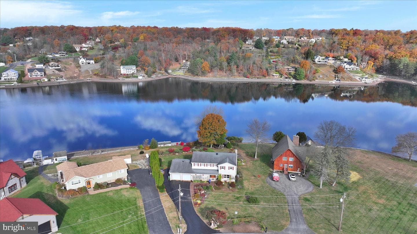 831 Cayuga Cove photo 5