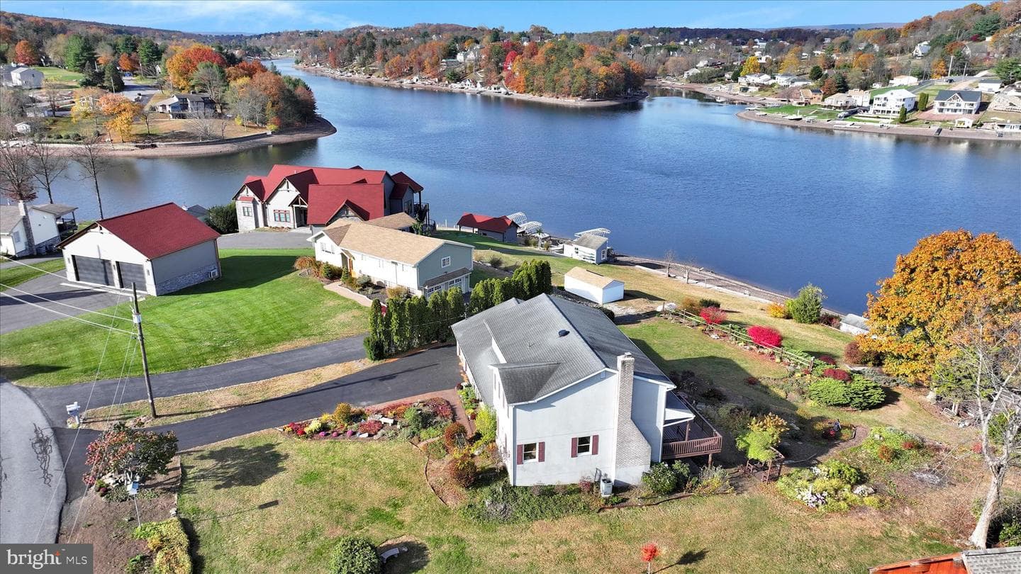 831 Cayuga Cove photo 6