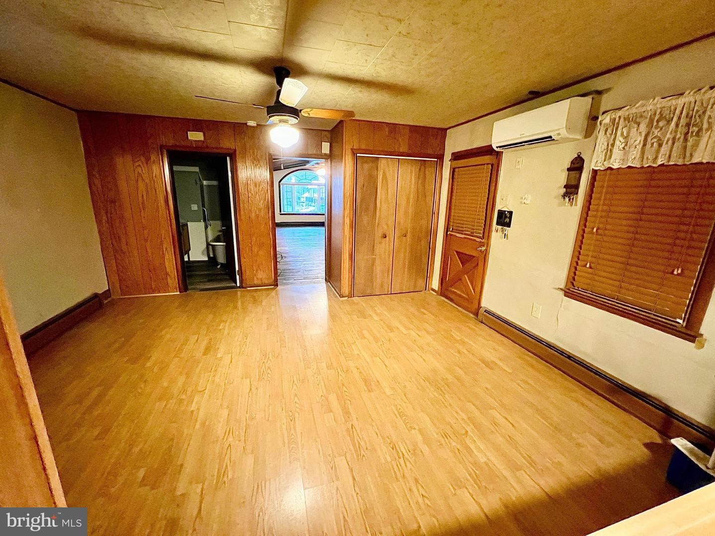 323 N Hobart Street photo 10