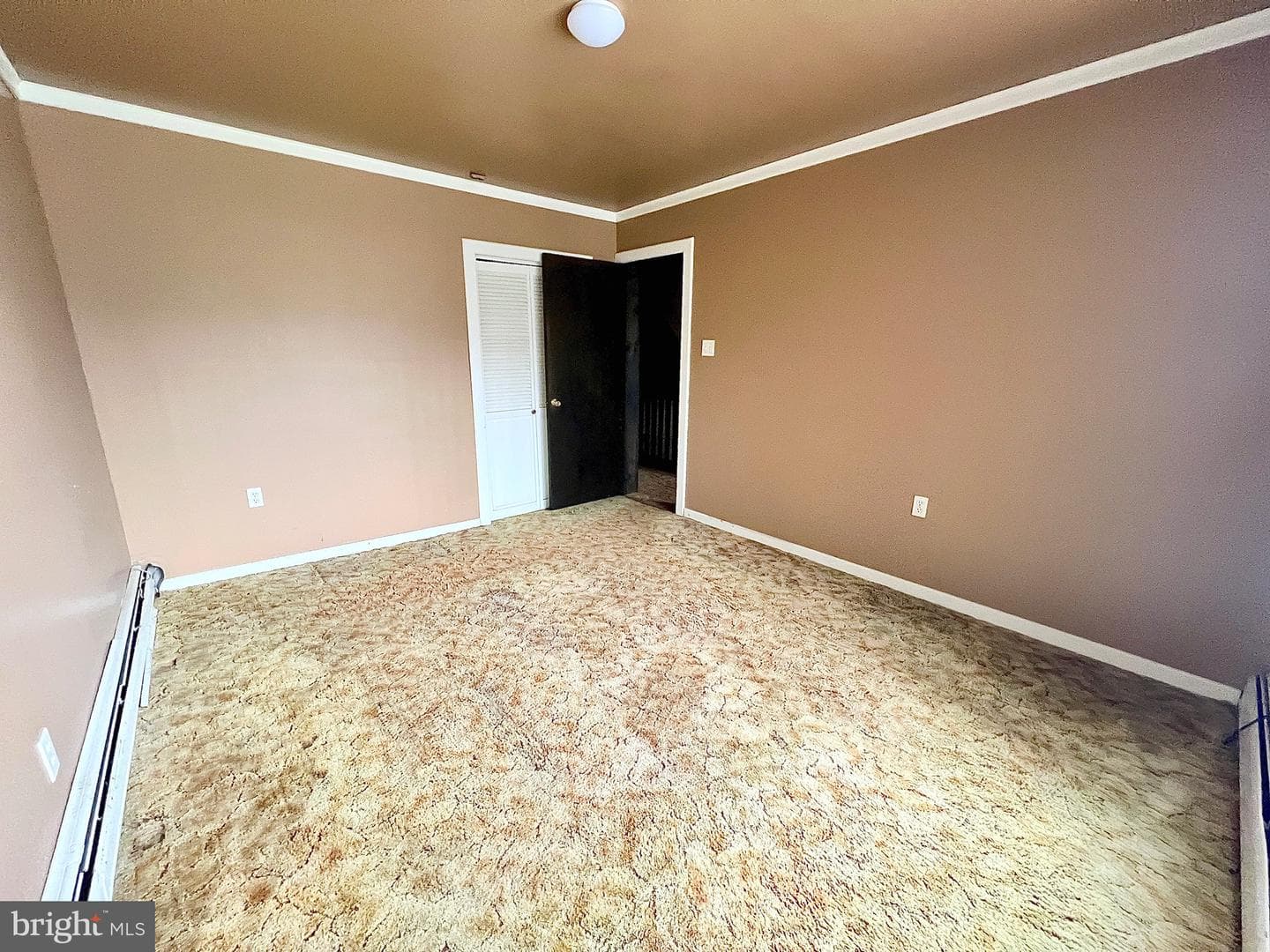323 N Hobart Street photo 23