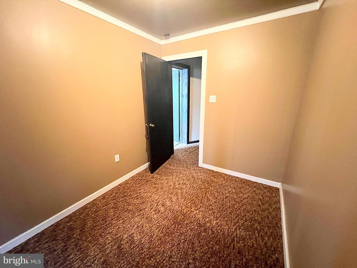 323 N Hobart Street photo 25