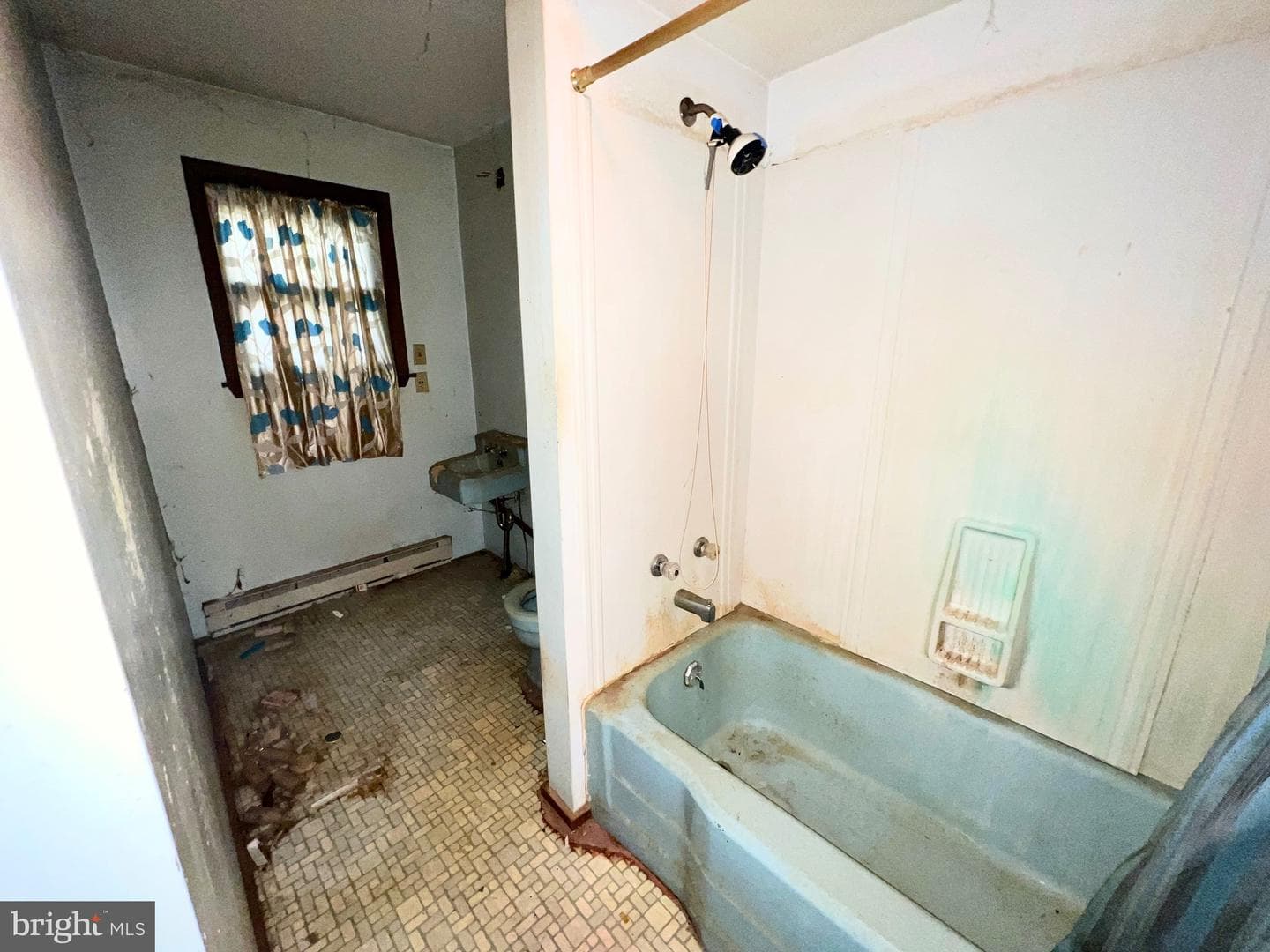 323 N Hobart Street photo 45