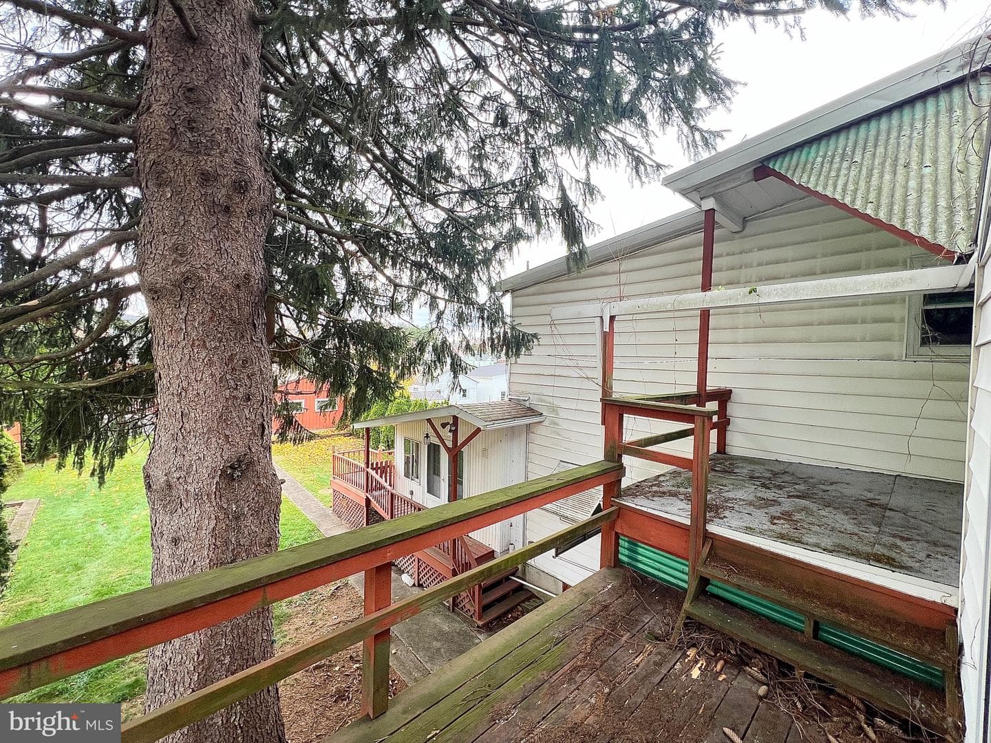 323 N Hobart Street photo 61