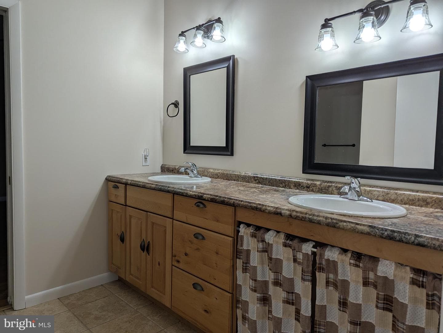 855 Water Street photo 15