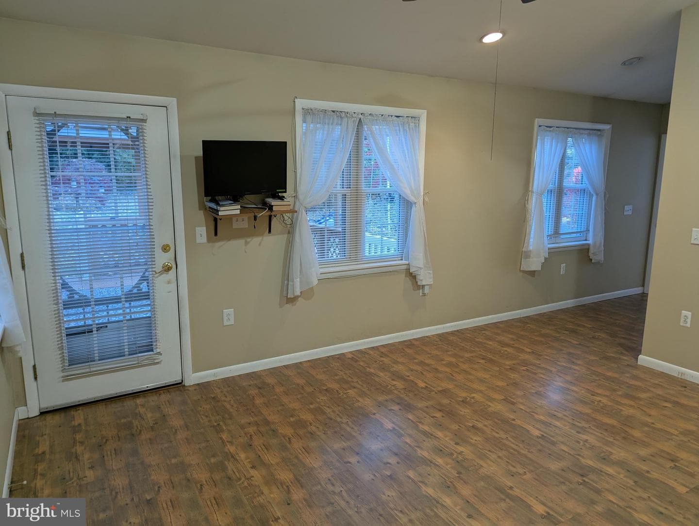 855 Water Street photo 18