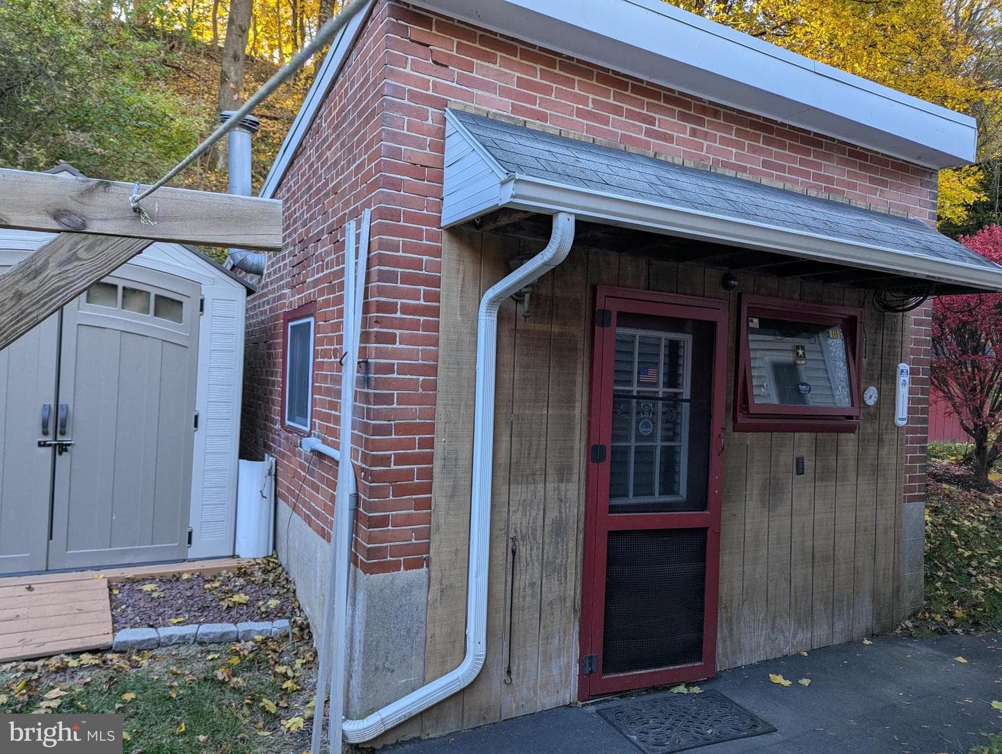 855 Water Street photo 9