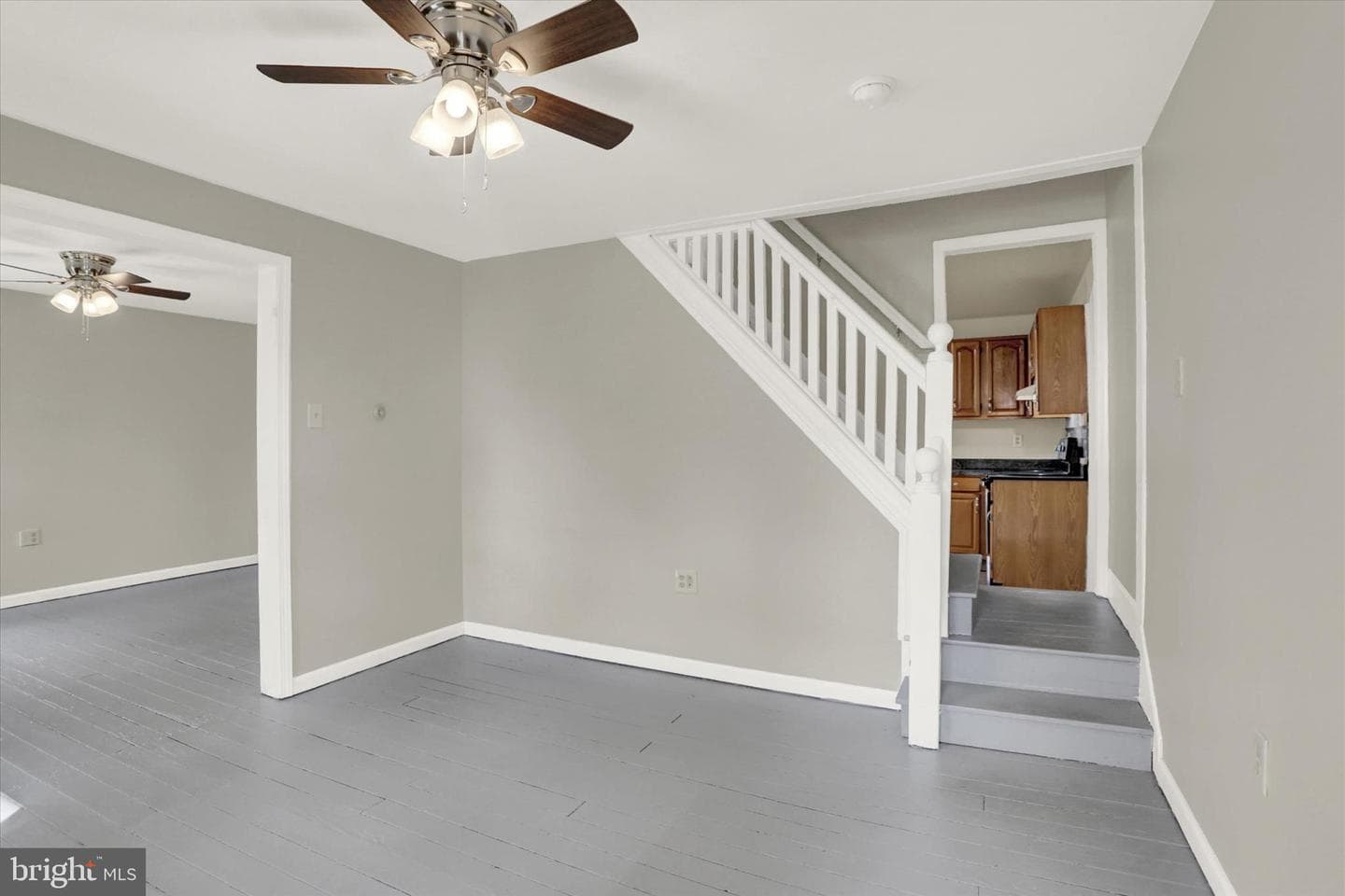 8 Columbia Avenue photo 12