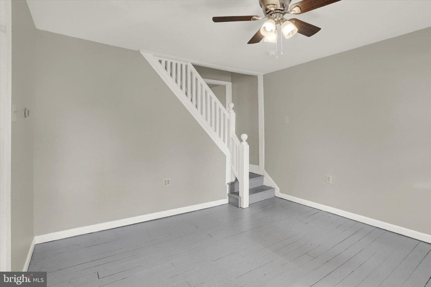 8 Columbia Avenue photo 13