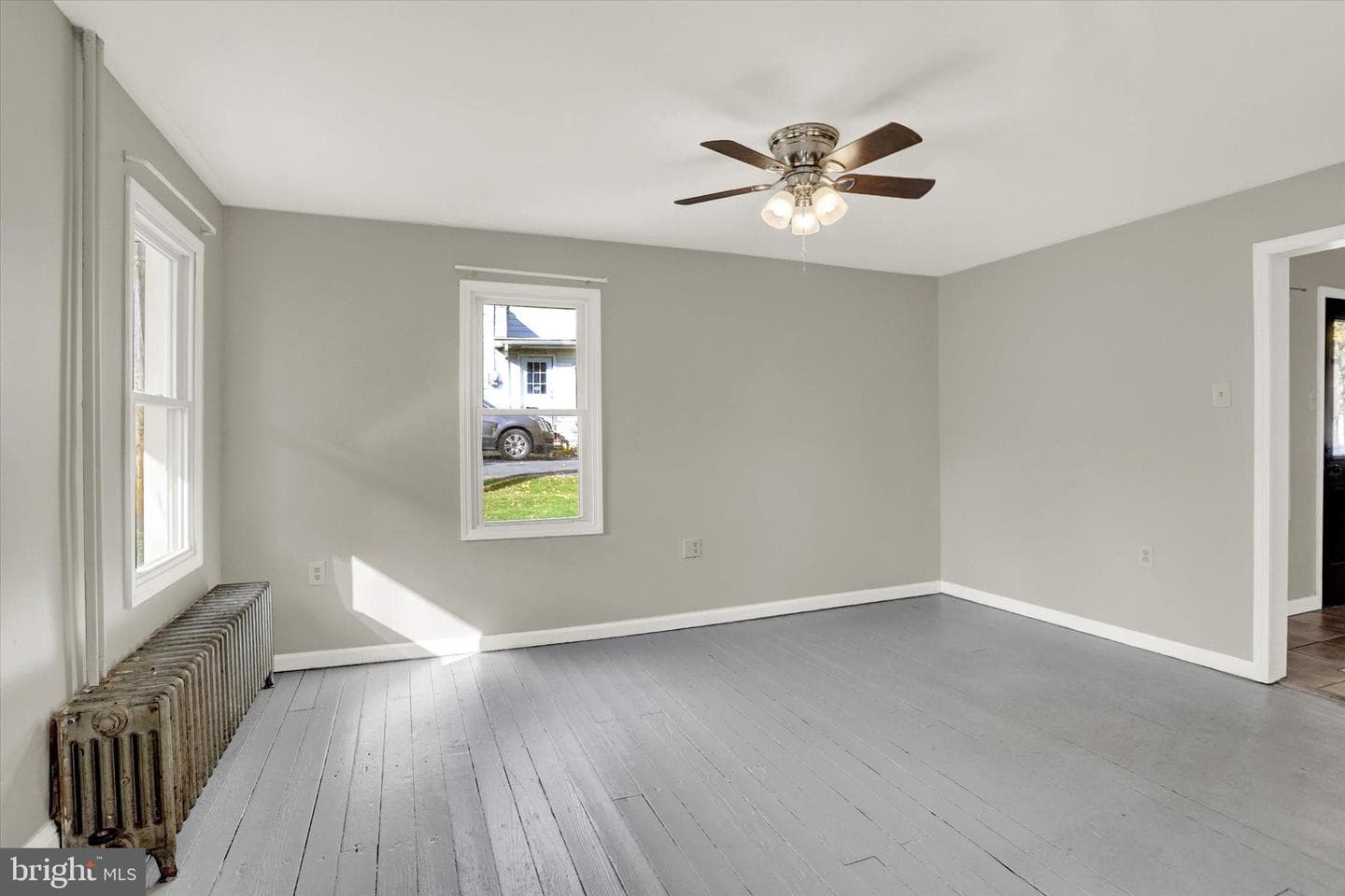 8 Columbia Avenue photo 16