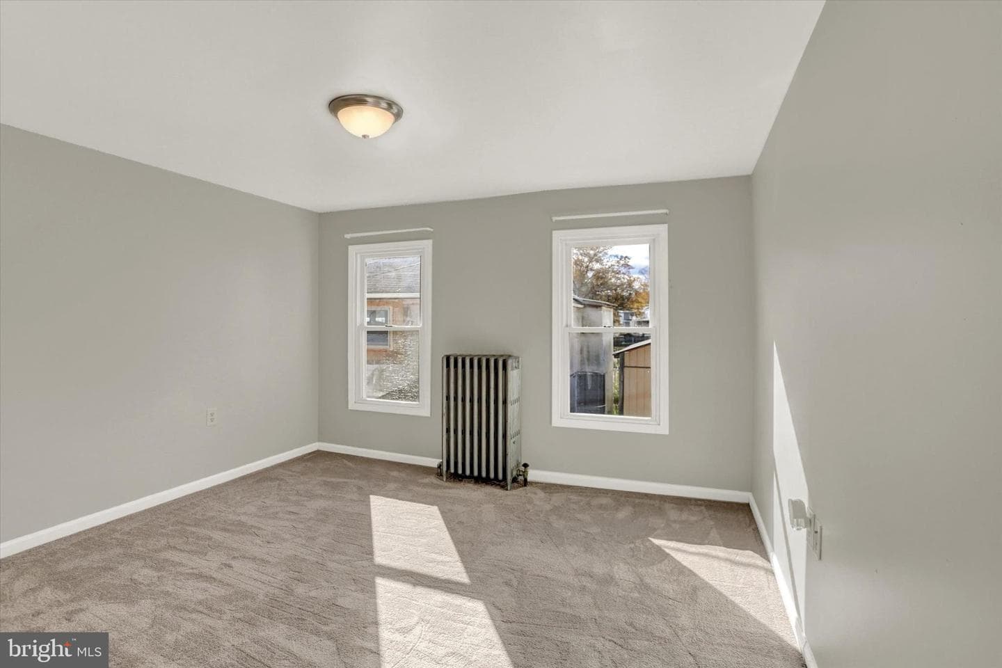 8 Columbia Avenue photo 18