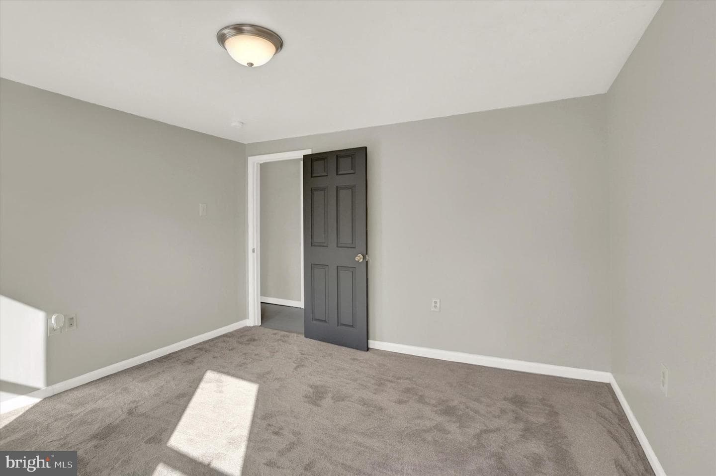 8 Columbia Avenue photo 19