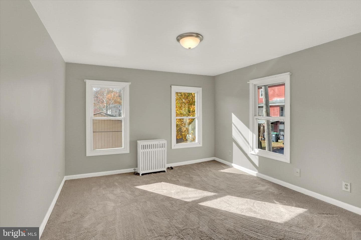 8 Columbia Avenue photo 20