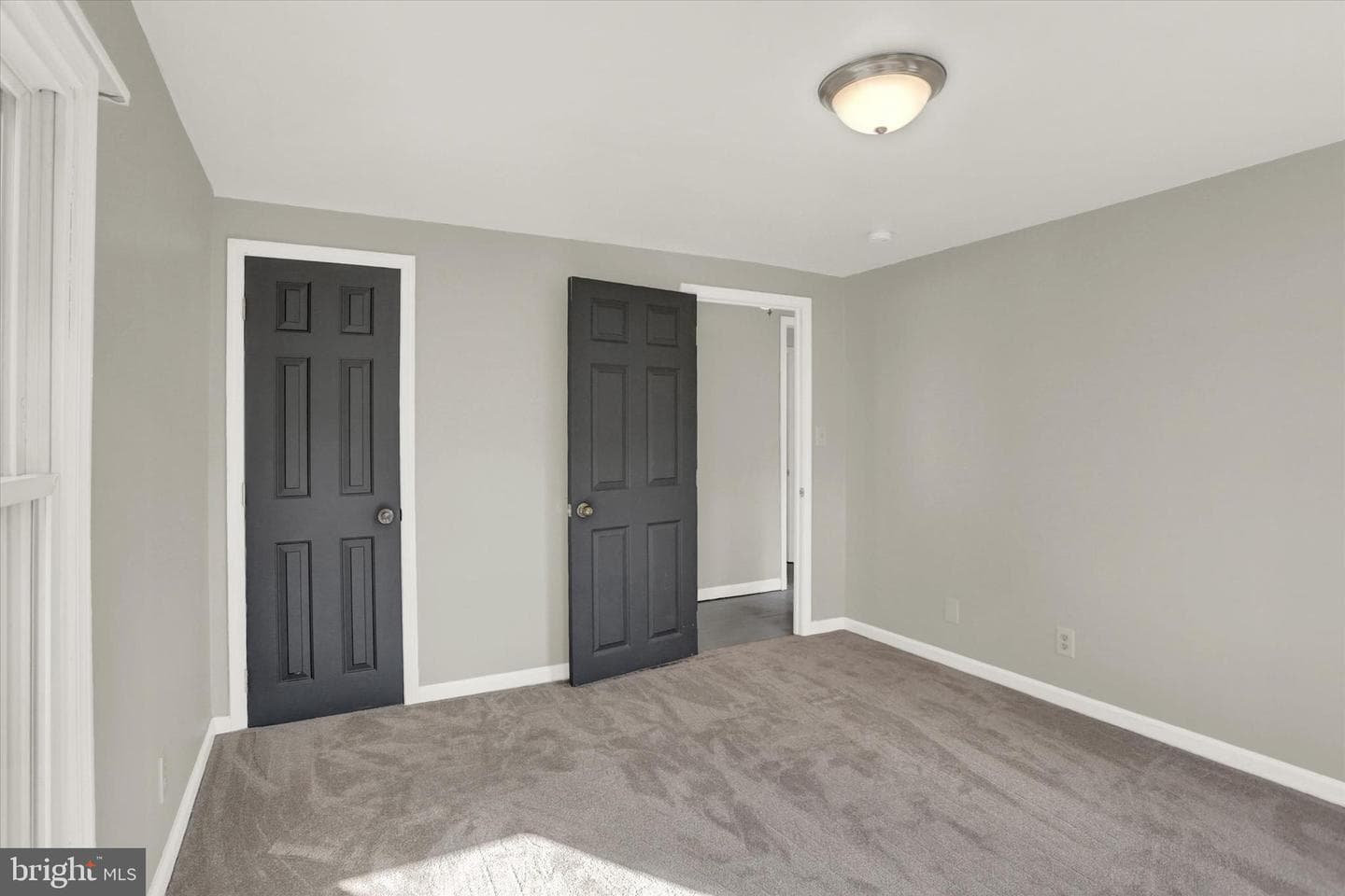 8 Columbia Avenue photo 21
