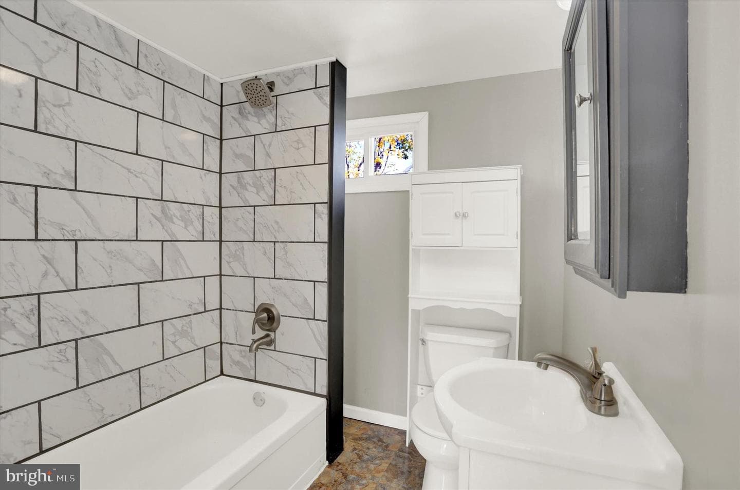 8 Columbia Avenue photo 25
