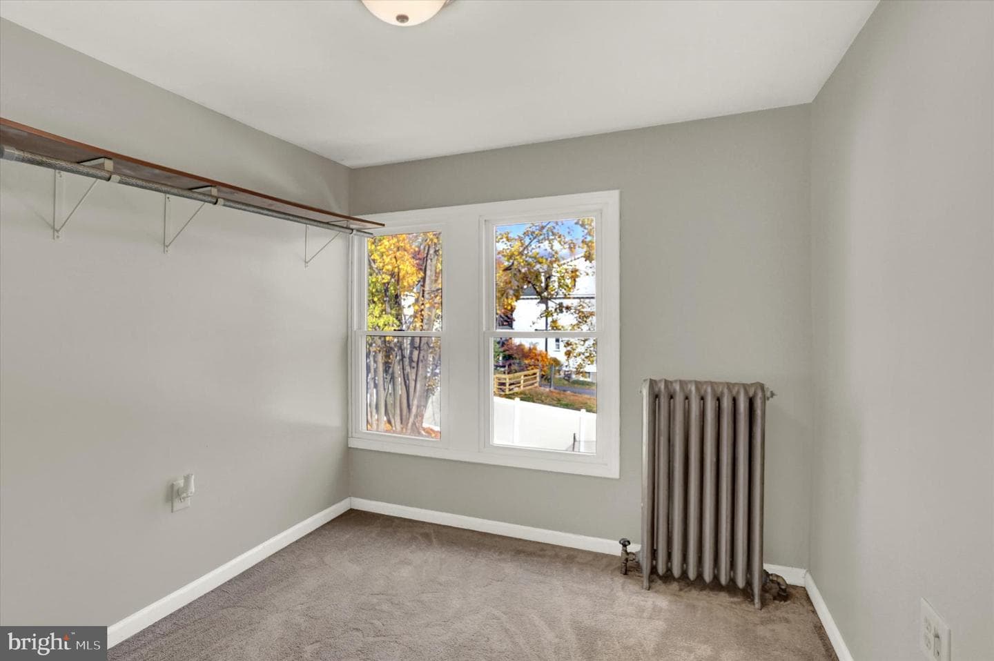 8 Columbia Avenue photo 28