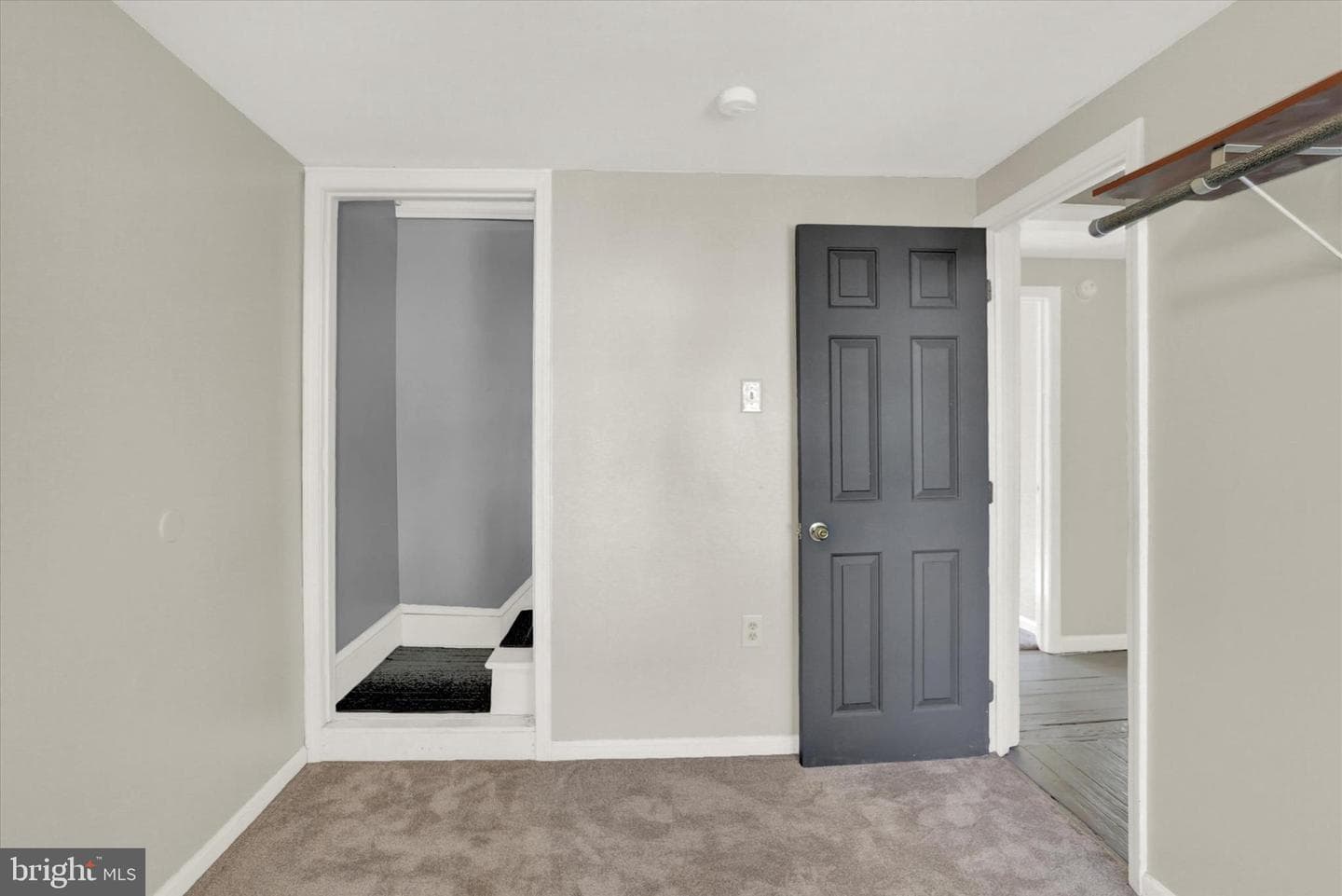 8 Columbia Avenue photo 29