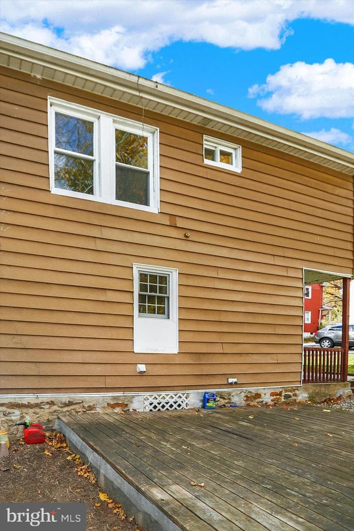 8 Columbia Avenue photo 34