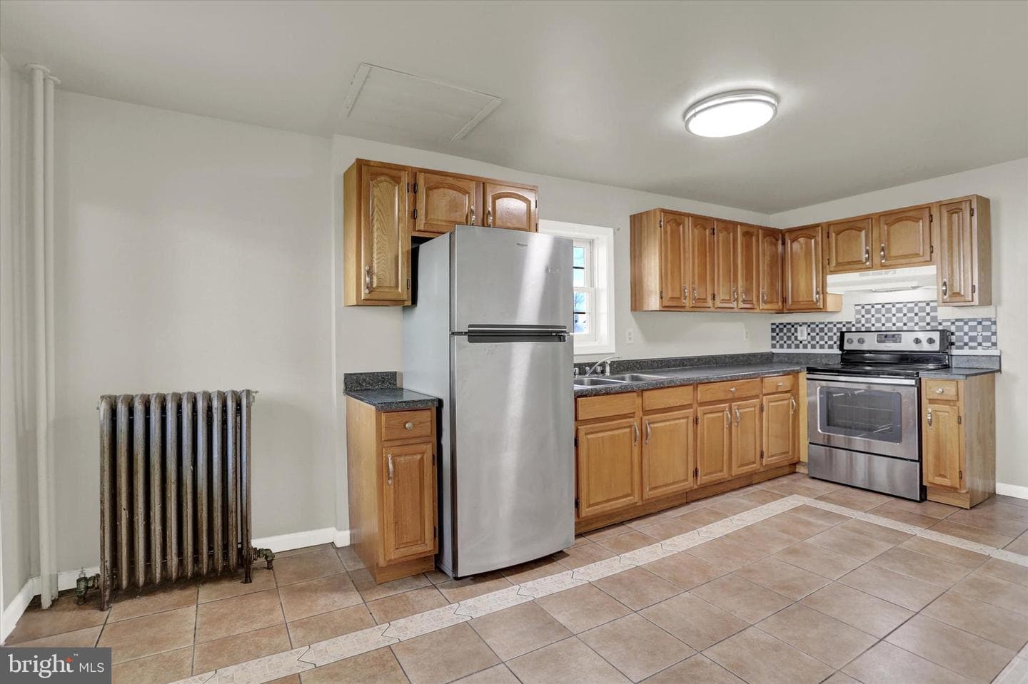 8 Columbia Avenue photo 4
