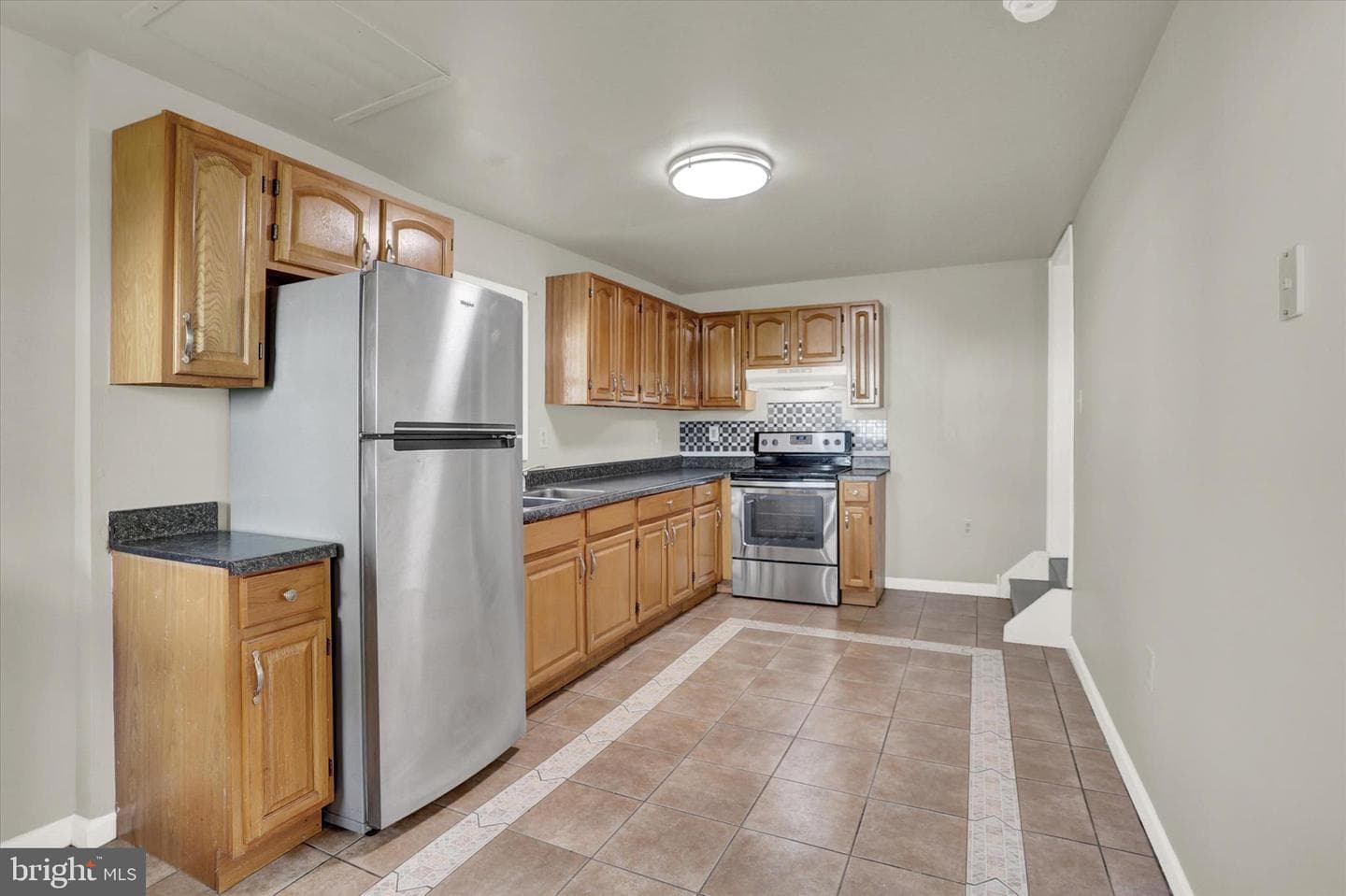 8 Columbia Avenue photo 5
