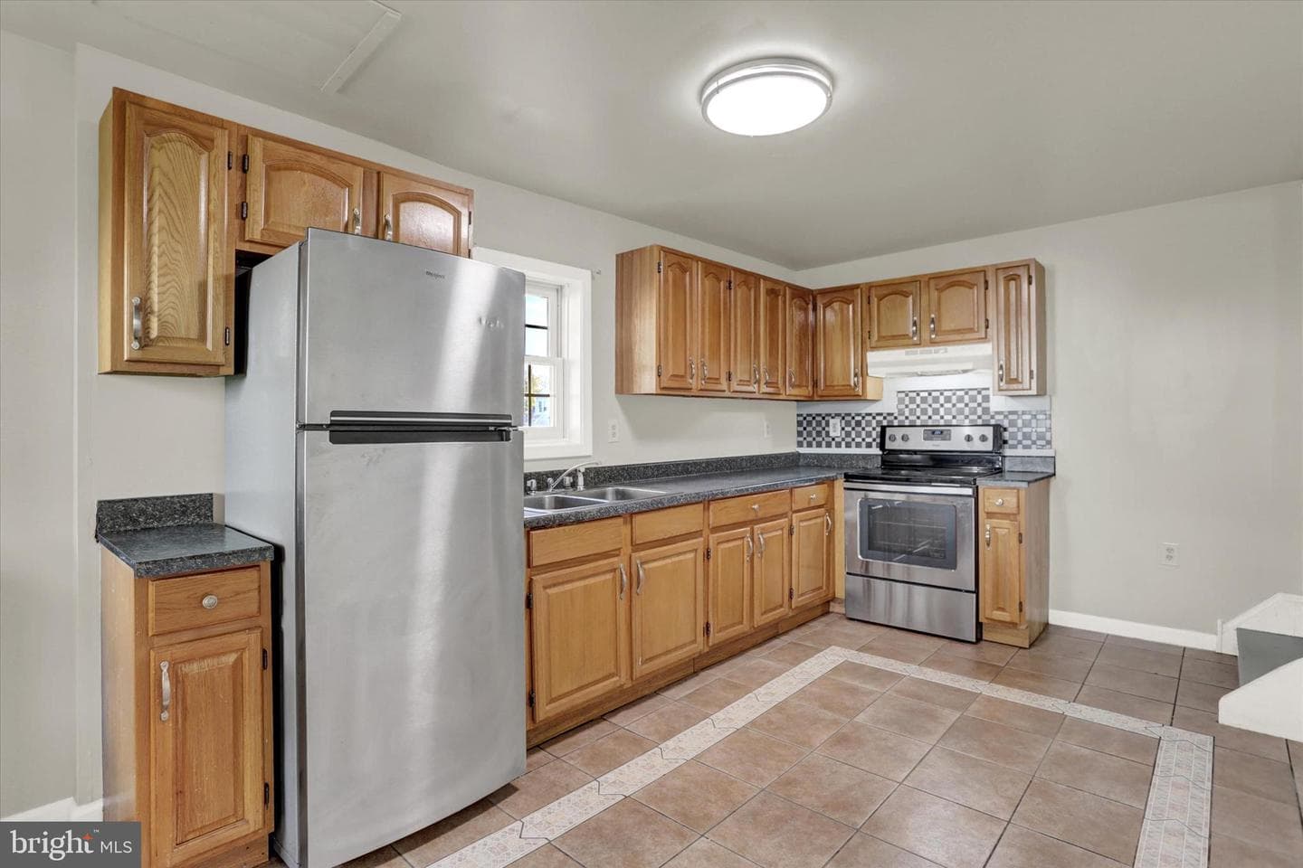 8 Columbia Avenue photo 7