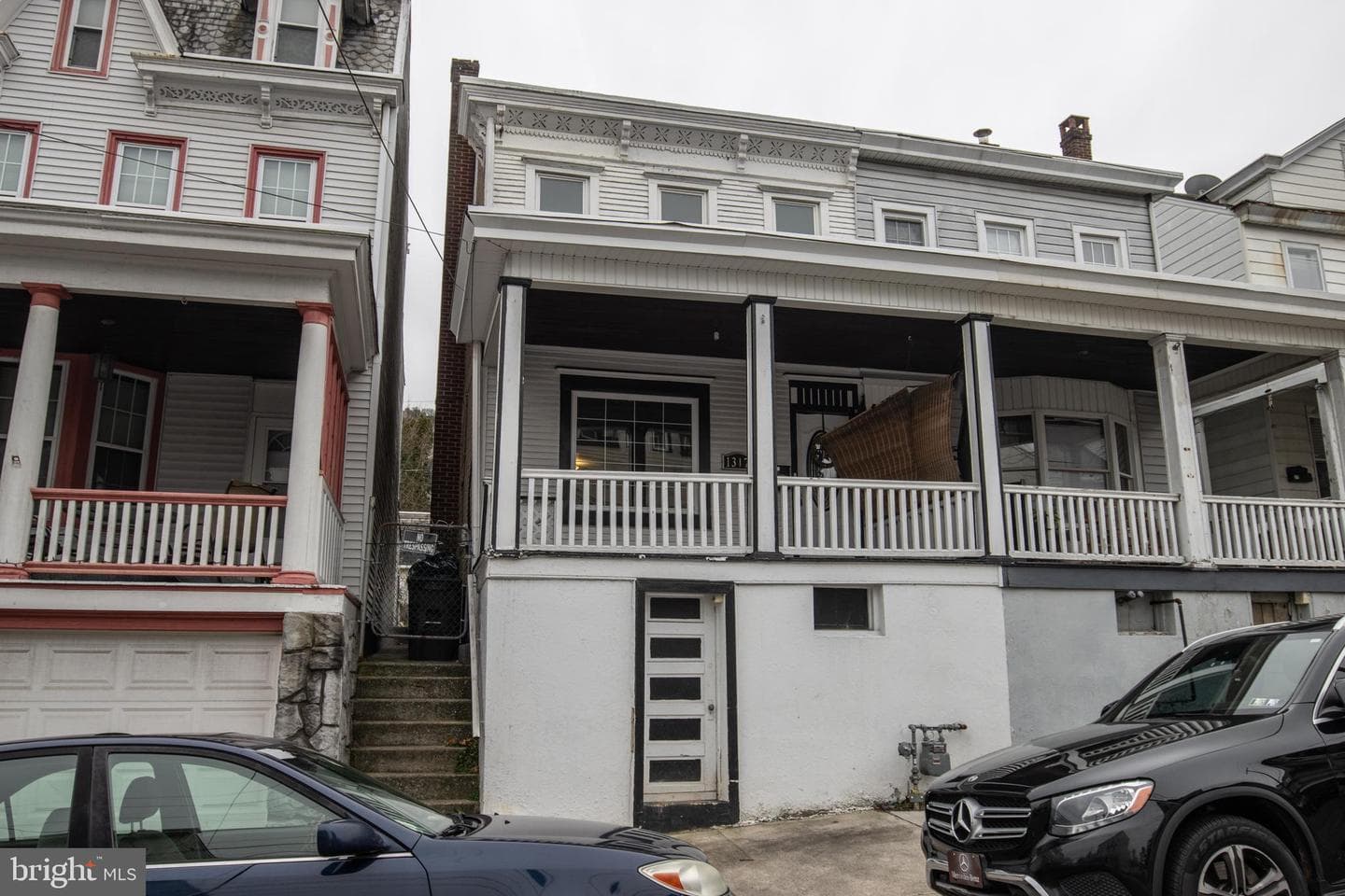 1317 W Norwegian Street photo 2
