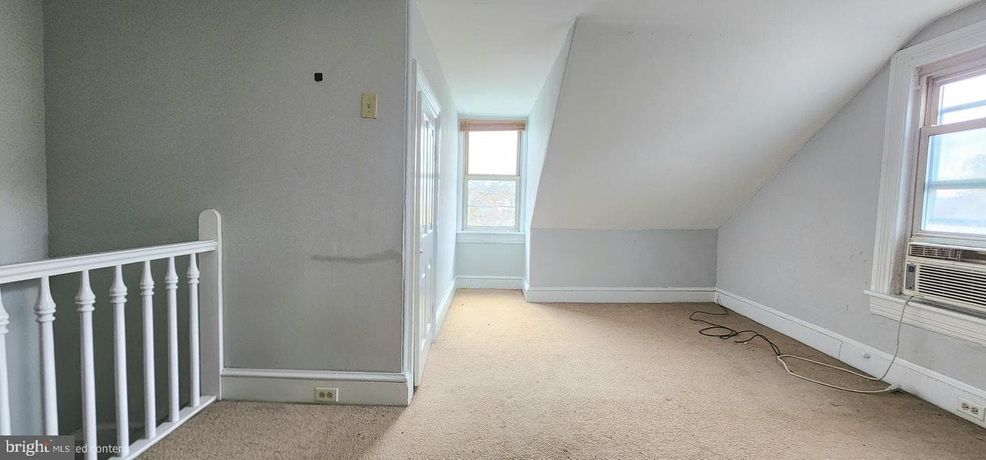 705 W Race Street photo 21