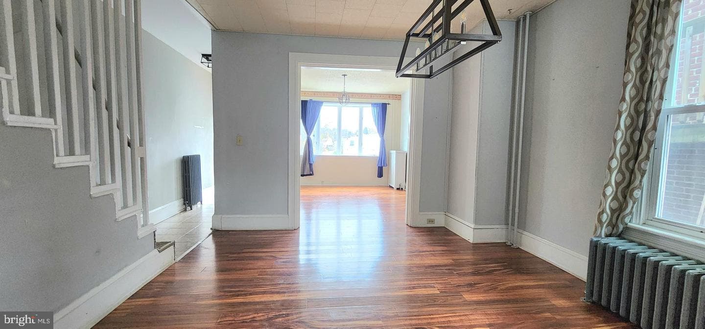 705 W Race Street photo 7